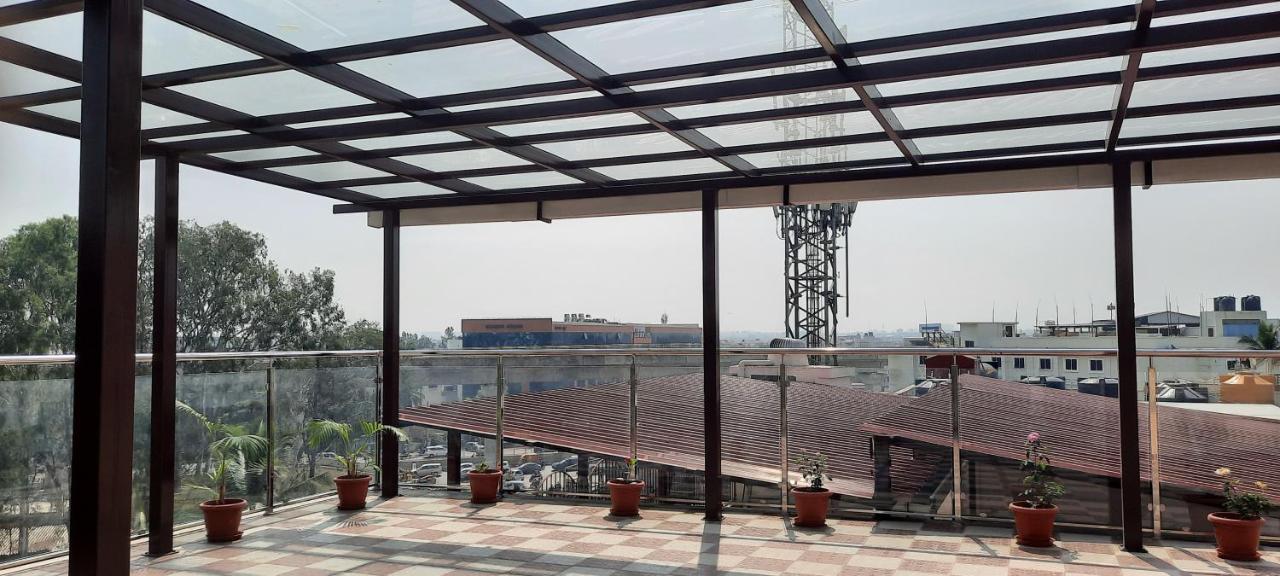 B R Inn Bengalúr Exteriér fotografie